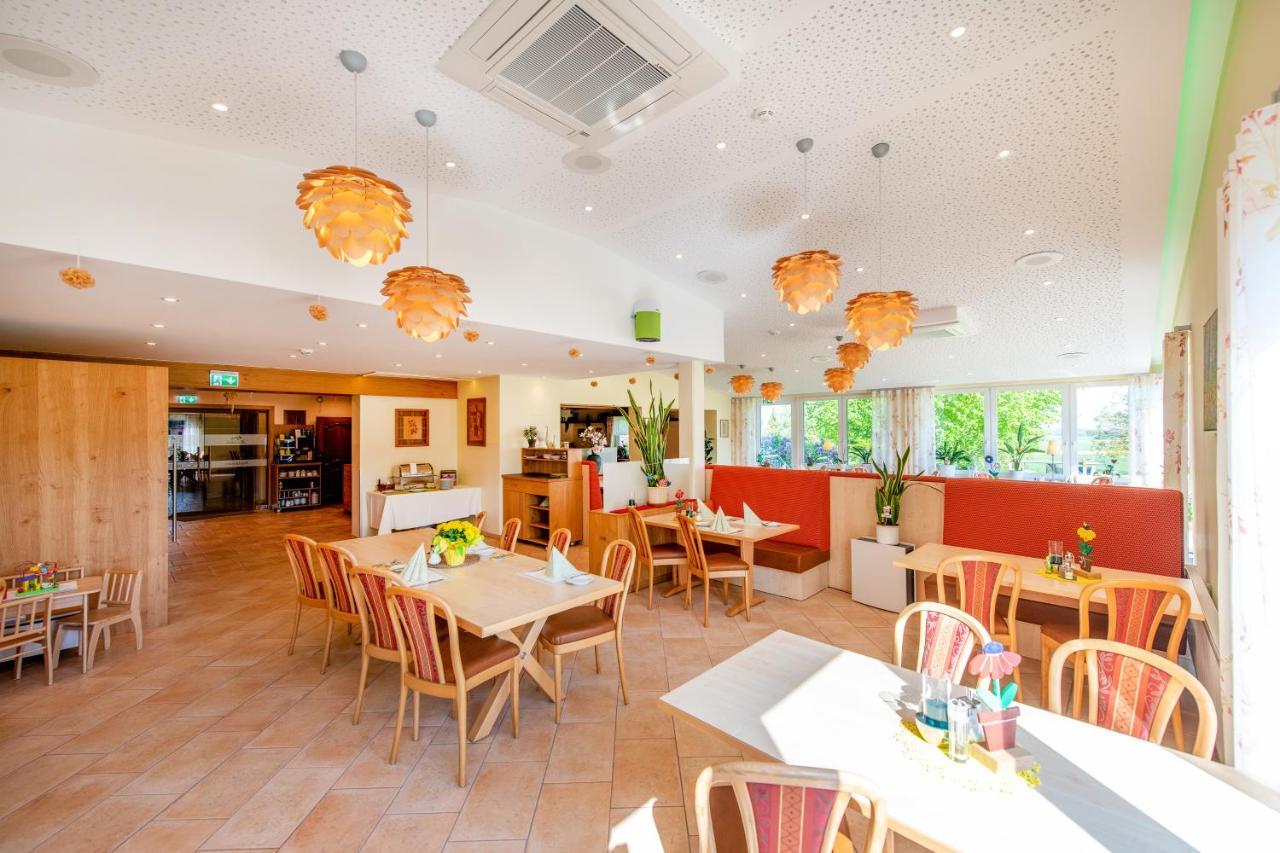 Waldesblick, Hotel-Restaurant Lahr  Exterior foto